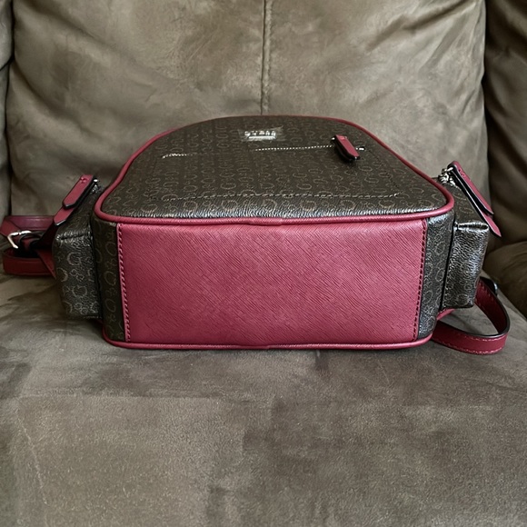 GUESS handbag/backpack/shoulder bag - Picture 9 of 14